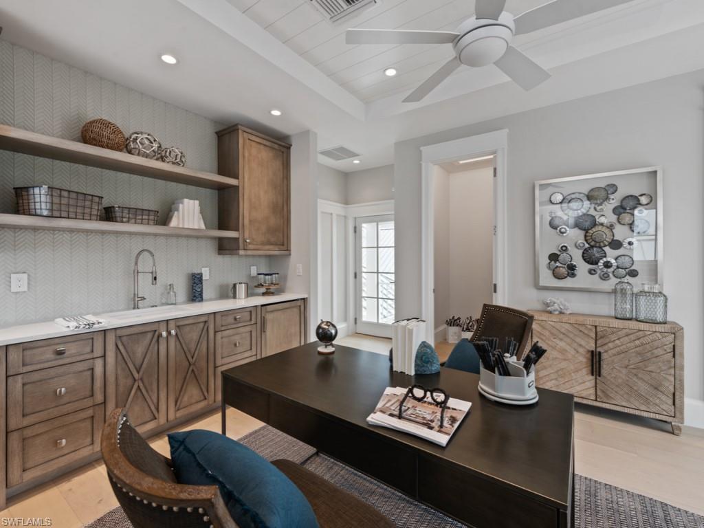 MANGROVE BAY - Residential