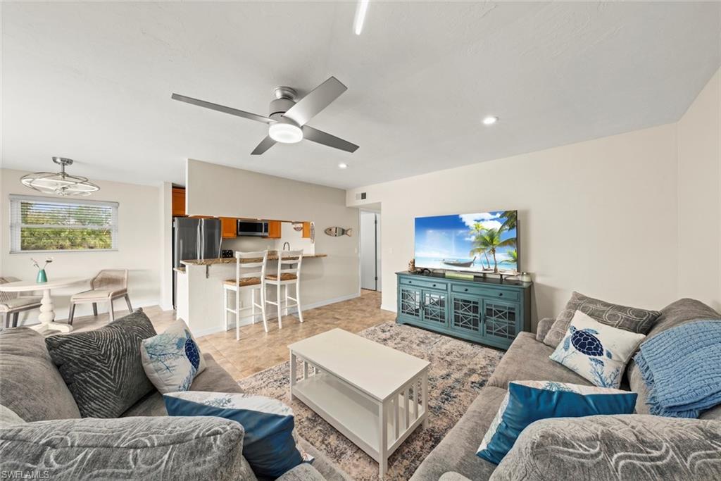 CAPTAINS WALK - Residential