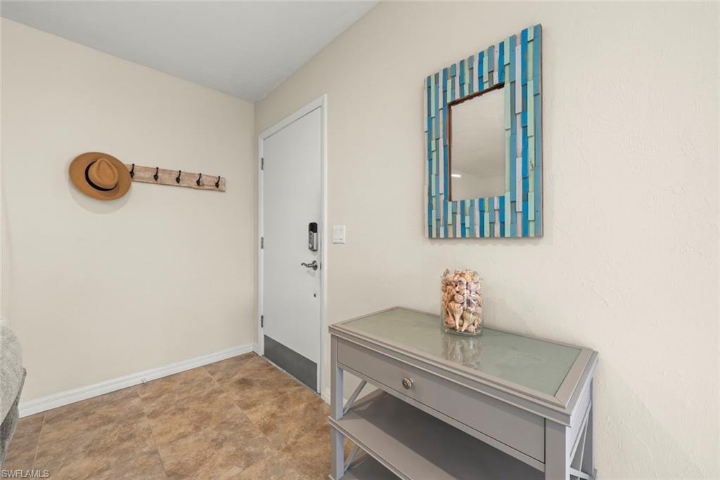 CAPTAINS WALK - Residential