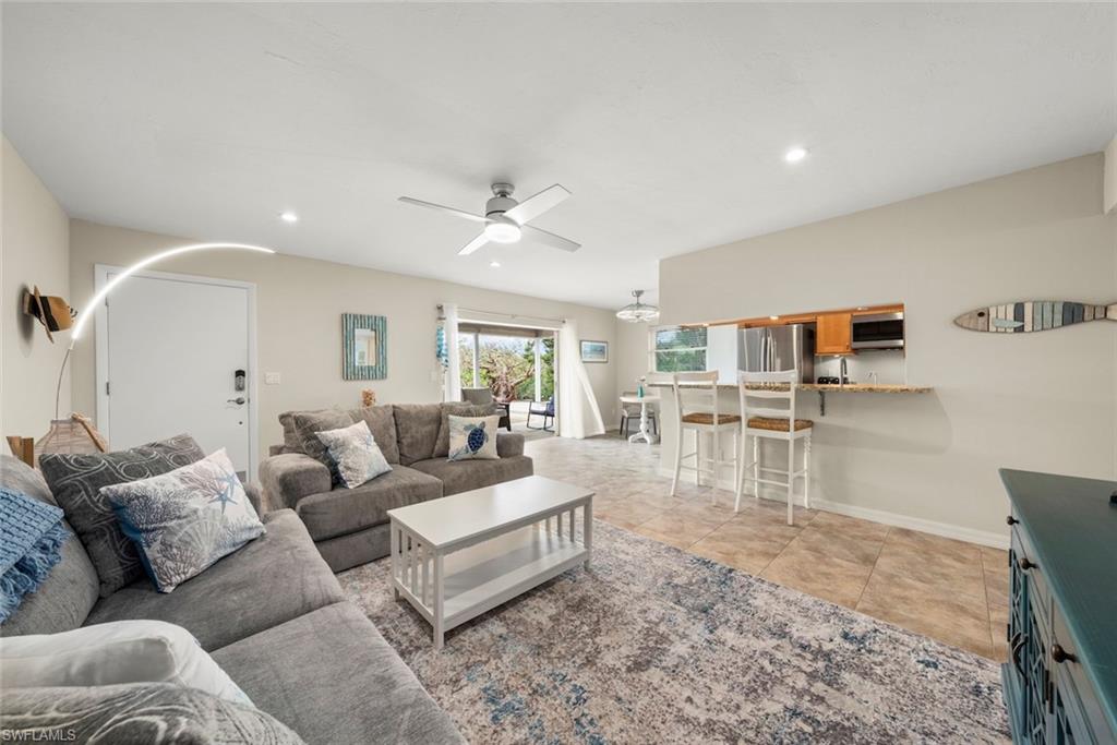 CAPTAINS WALK - Residential