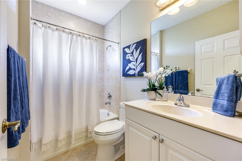 LONGSHORE LAKE - Residential