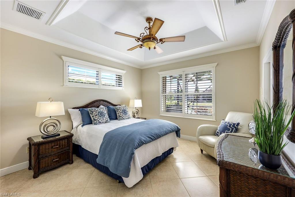 LONGSHORE LAKE - Residential