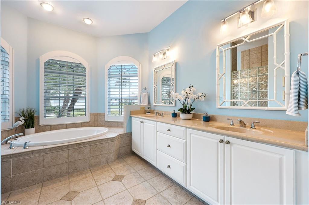 LONGSHORE LAKE - Residential