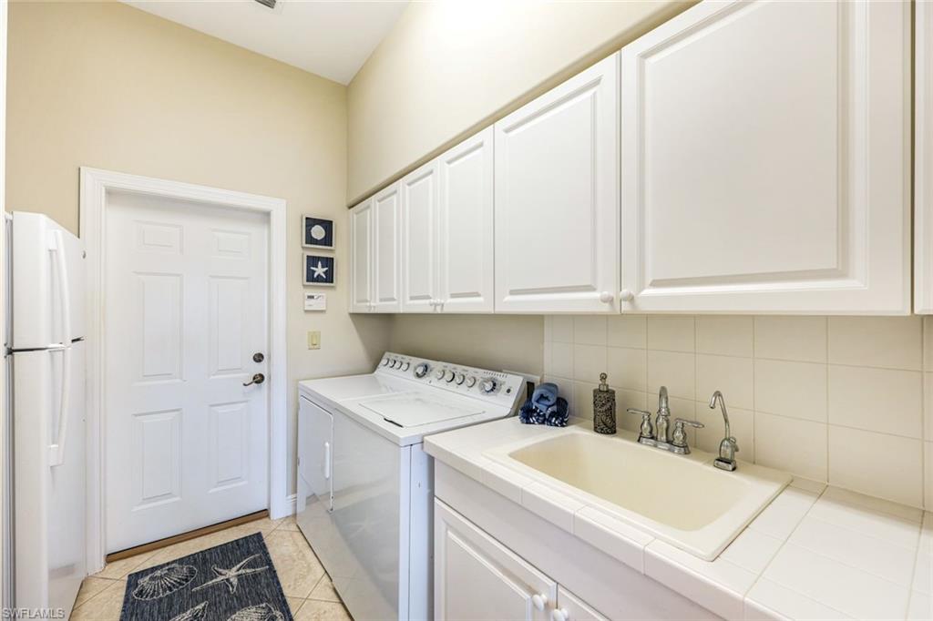 LONGSHORE LAKE - Residential