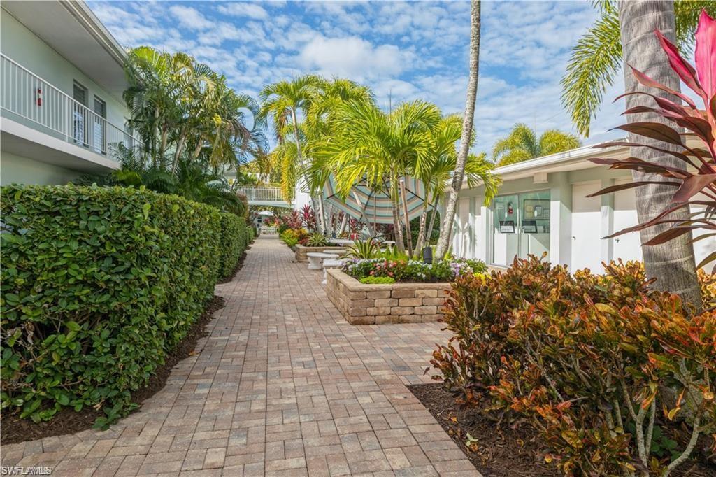 EVERGLADES CLUB - Residential