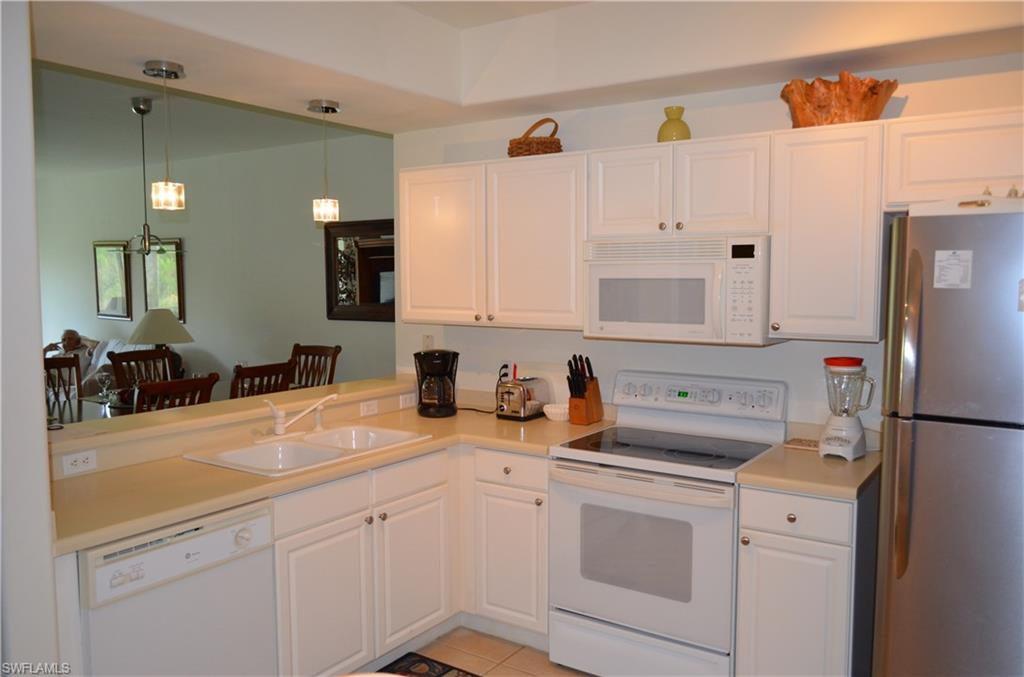 HIDDEN LAKES - Residential