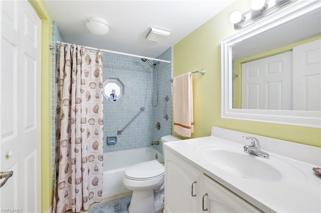 GLADES COUNTRY CLUB - Residential