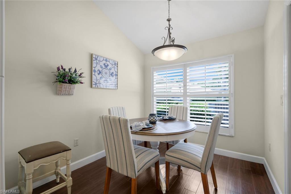 CARLTON LAKES - Residential