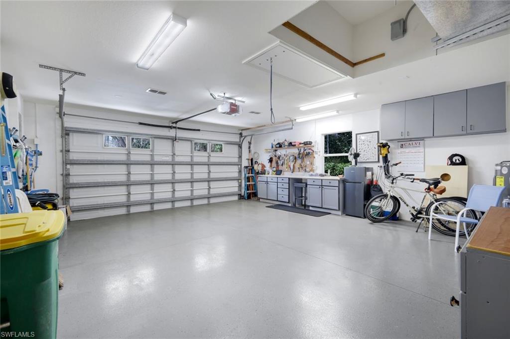 CARLTON LAKES - Residential