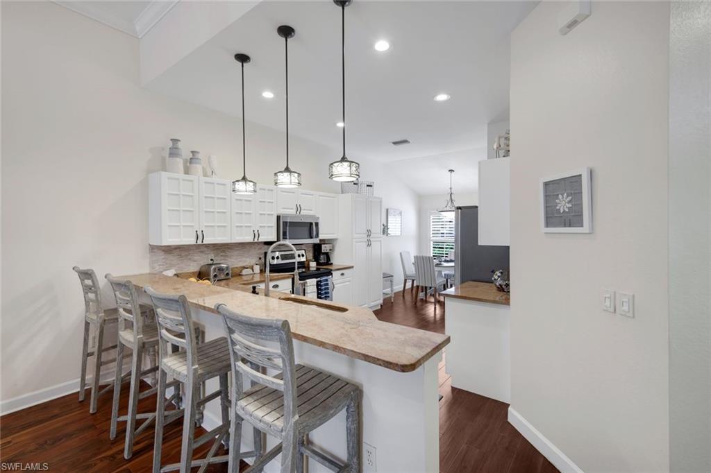 CARLTON LAKES - Residential