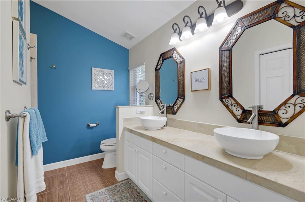 CARLTON LAKES - Residential