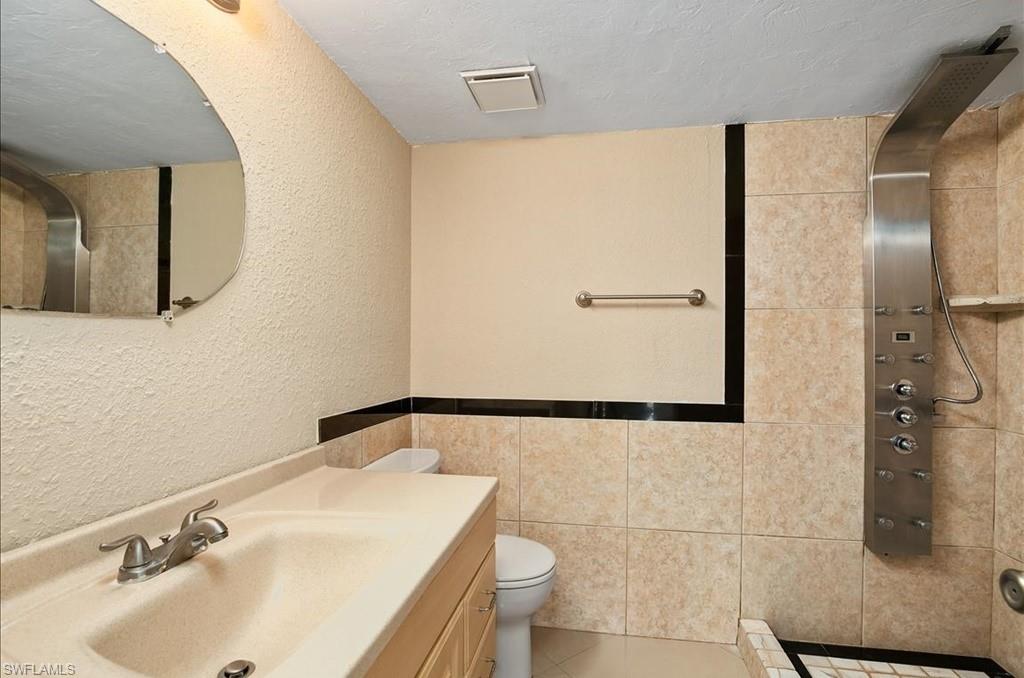 SPANISH ARMS - Residential Lease