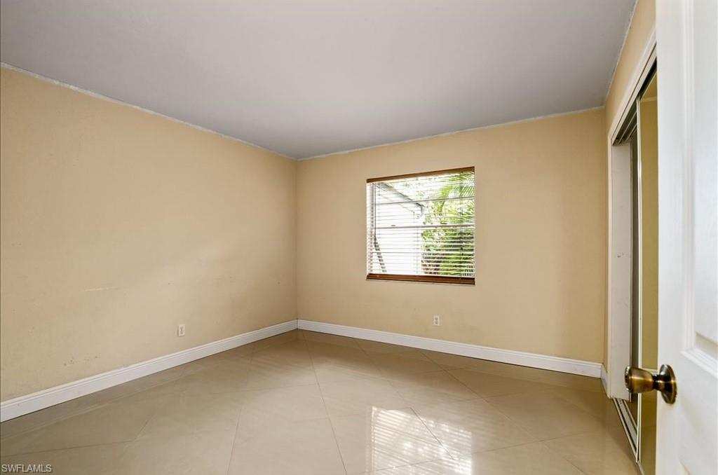 SPANISH ARMS - Residential Lease