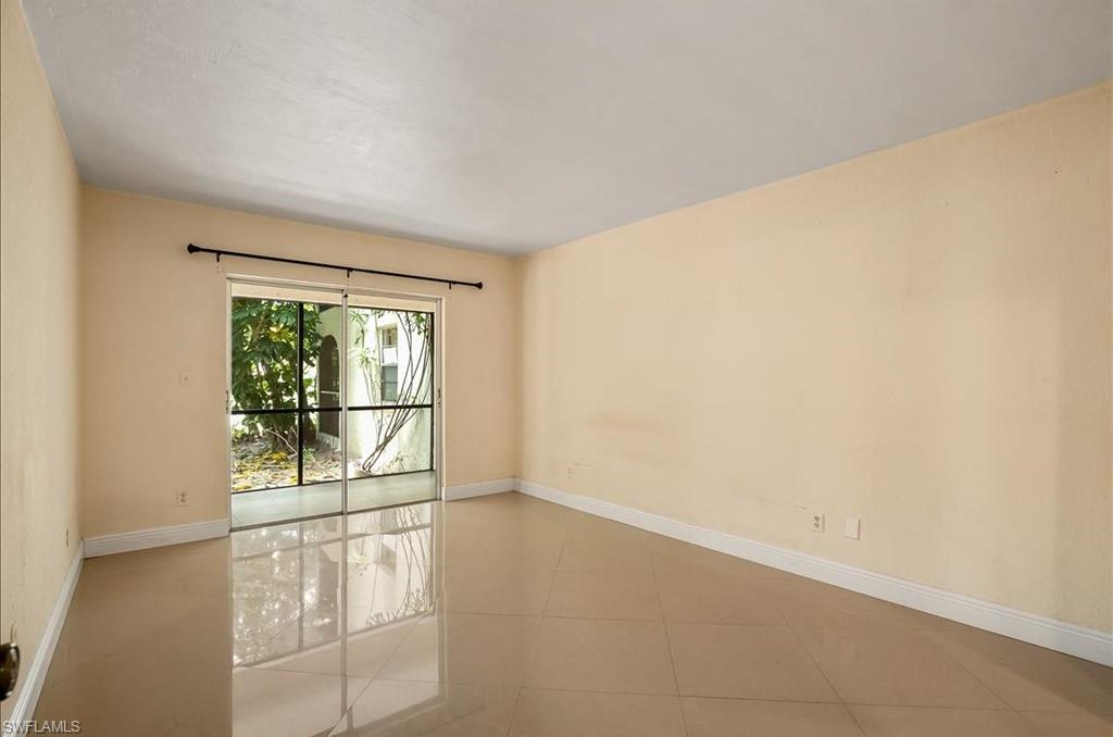 SPANISH ARMS - Residential Lease