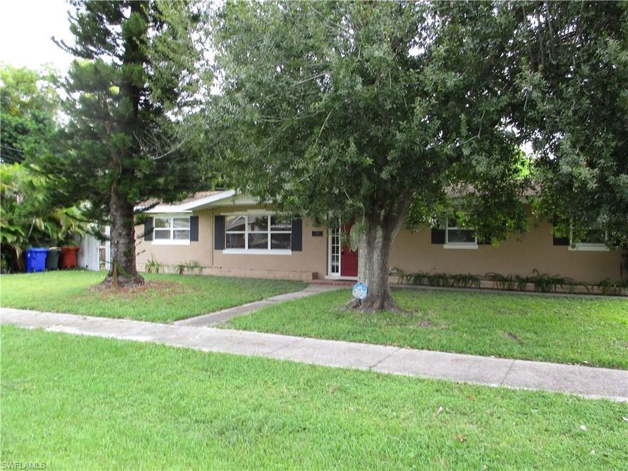 3 bedroom, 2 bath on large corner fenced lot.  Newer white shaker cabinets with granite counters.  Tile and laminate flooring throughout.  Great location just off mcGreger in Palmless Park area.