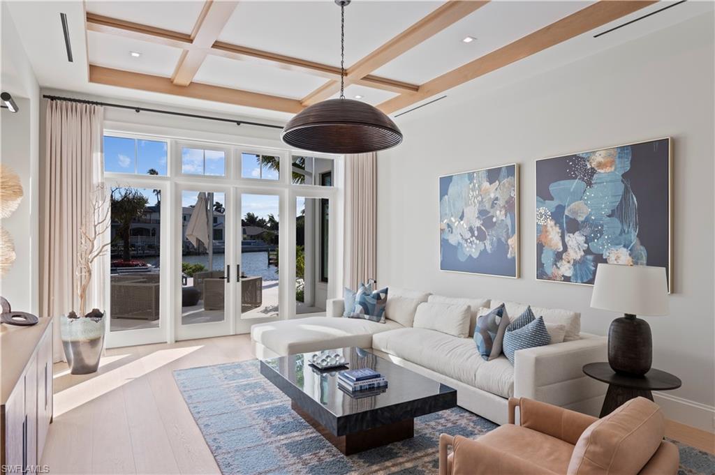 AQUALANE SHORES - Residential