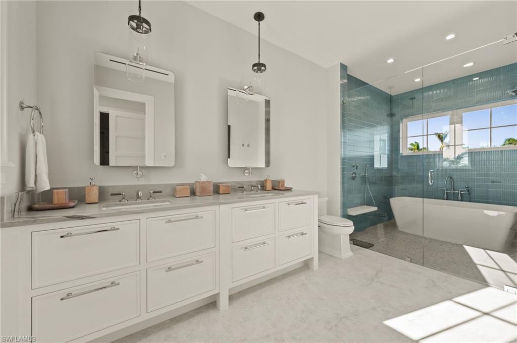 AQUALANE SHORES - Residential