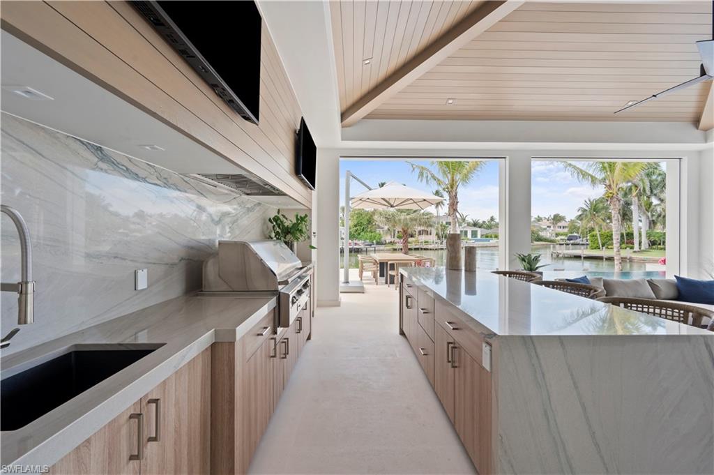 AQUALANE SHORES - Residential