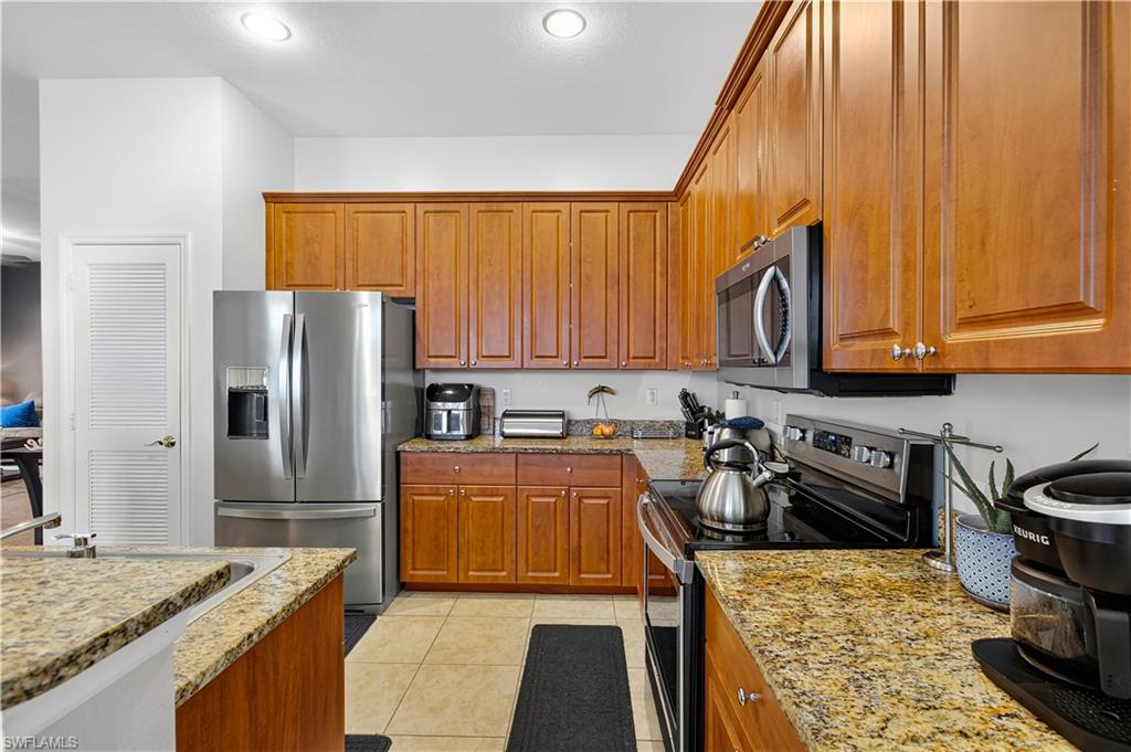 CORAL LAKES - Residential