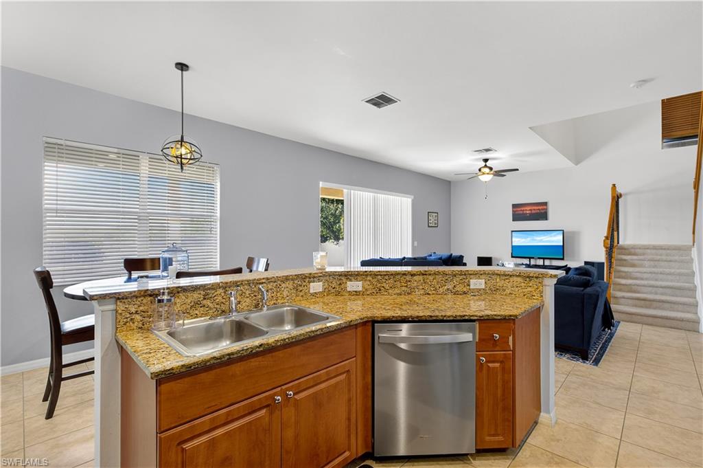 CORAL LAKES - Residential