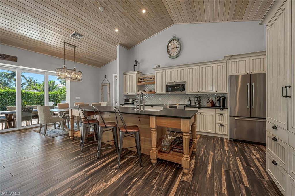 LAKE PARK - Residential