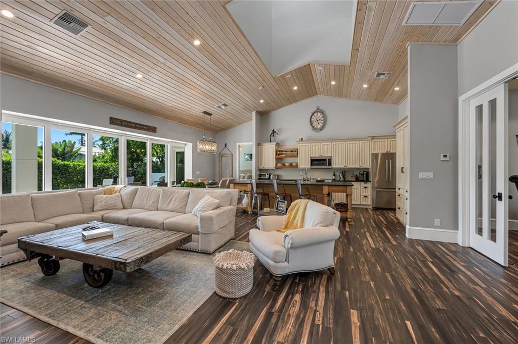 LAKE PARK - Residential