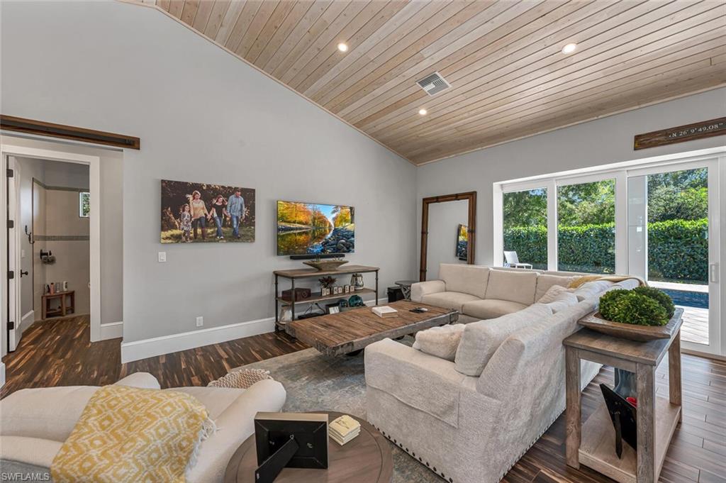 LAKE PARK - Residential