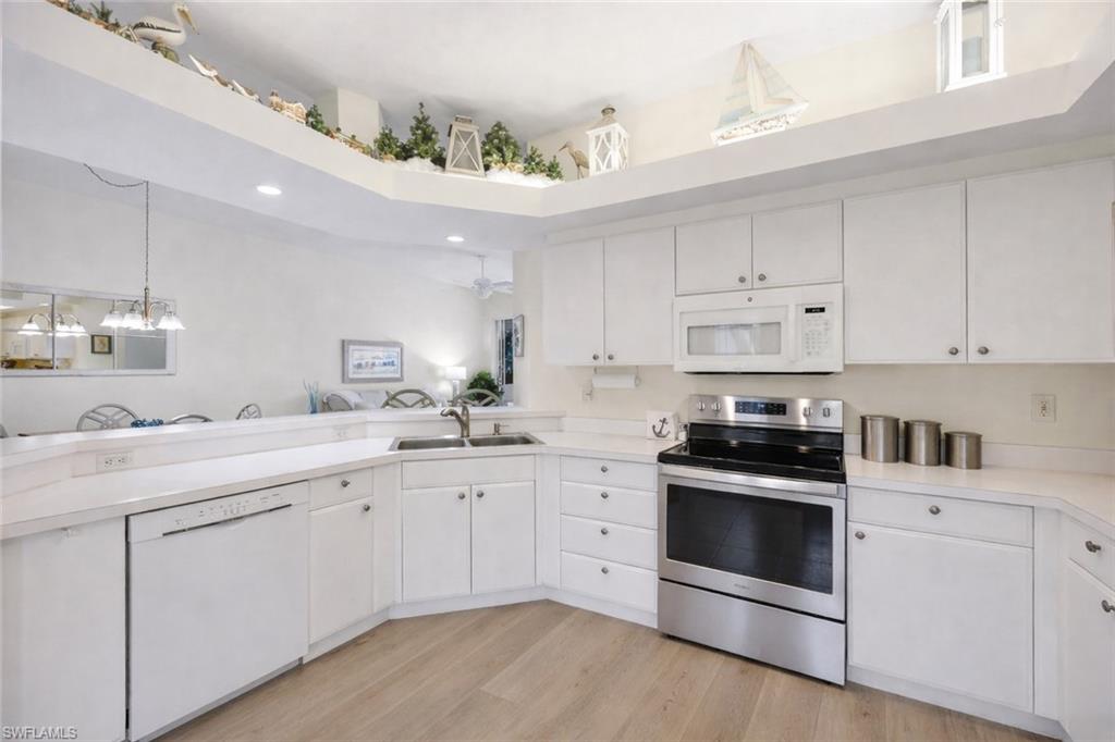 LIGHTHOUSE BAY - Residential