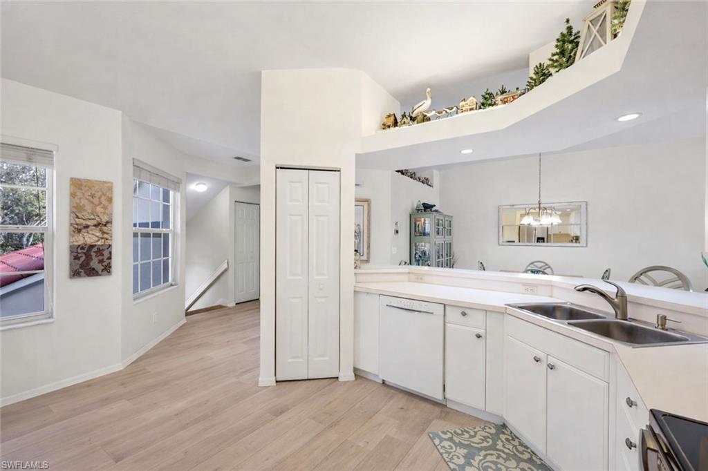 LIGHTHOUSE BAY - Residential