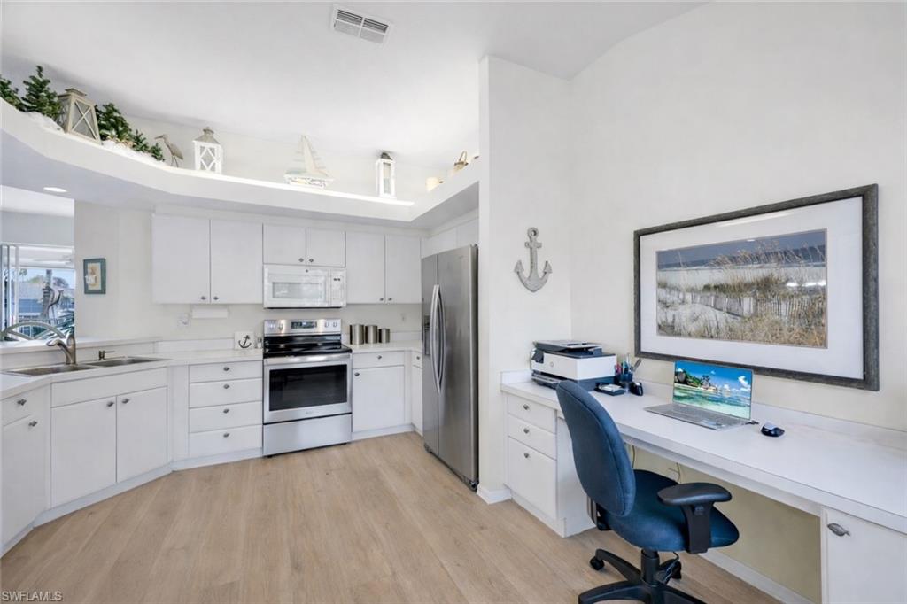 LIGHTHOUSE BAY - Residential