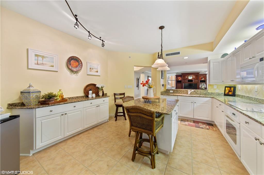 THE SHORES - Residential