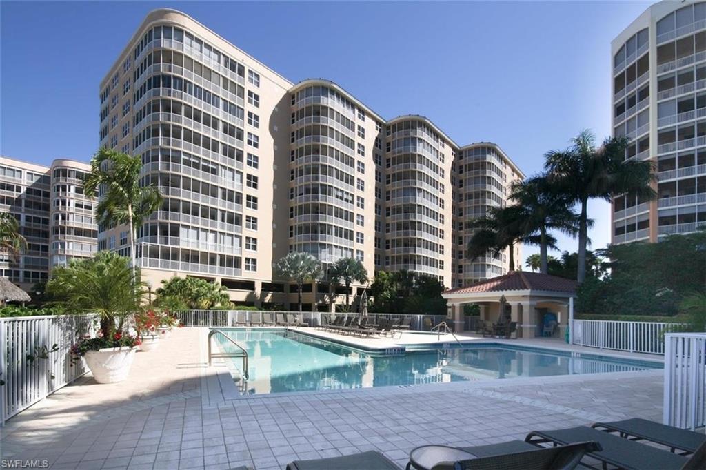 THE SHORES - Residential