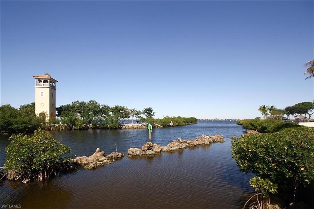 THE SHORES - Residential