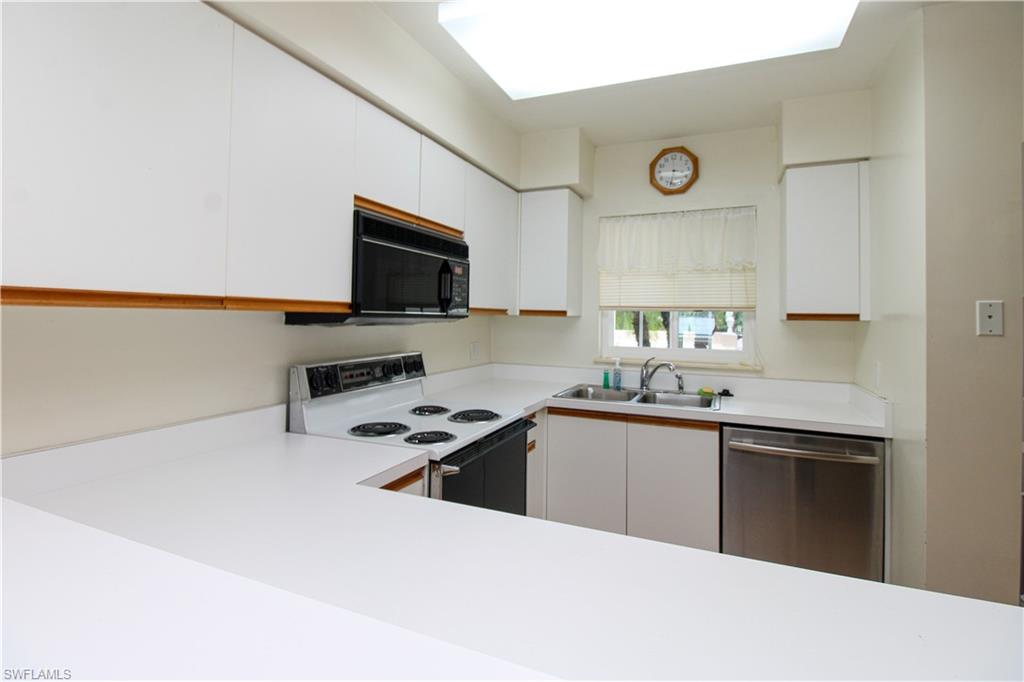 SUNRISE CAY - Residential Lease