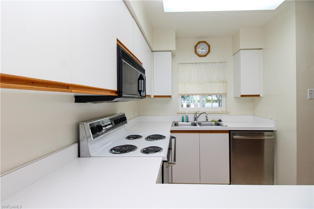 SUNRISE CAY - Residential Lease