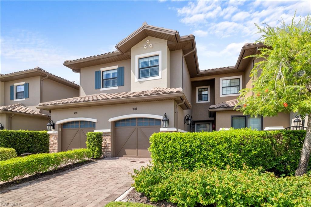 ESPLANADE - Residential