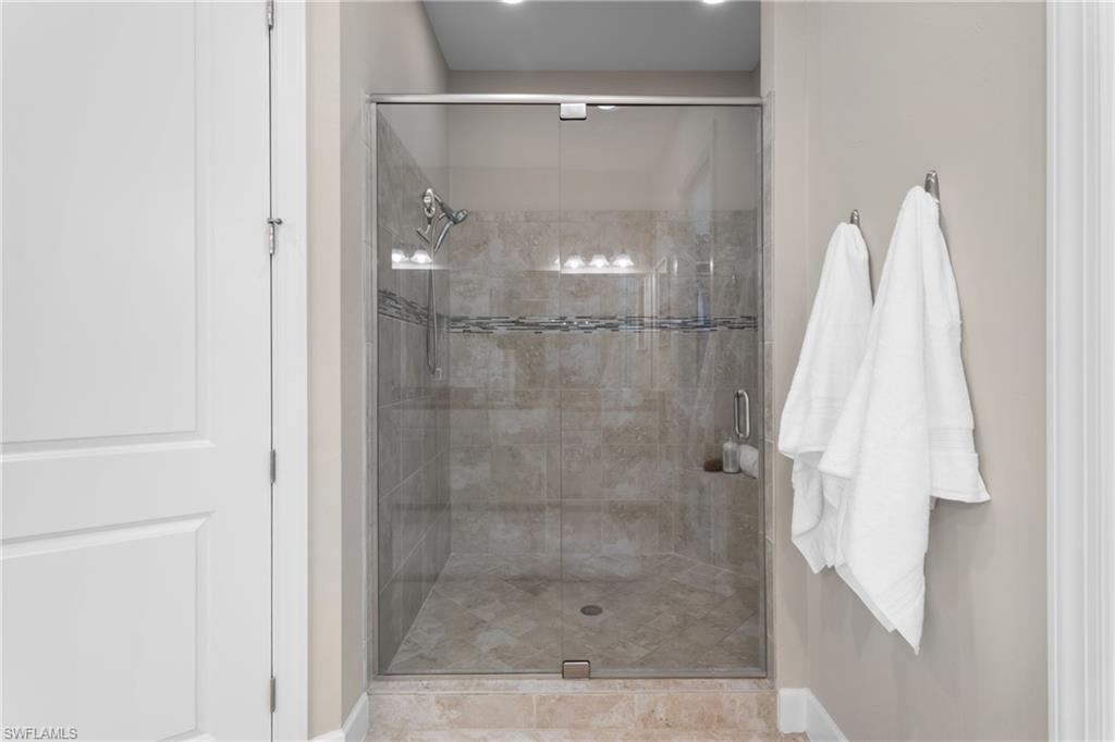 ESPLANADE - Residential