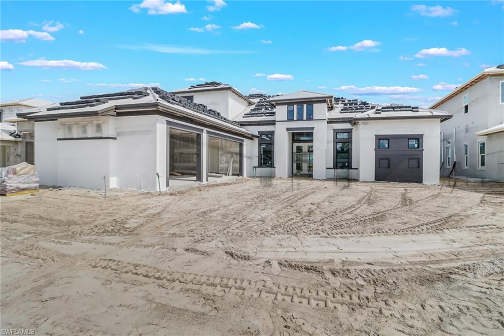 ESPLANADE LAKE CLUB - Residential