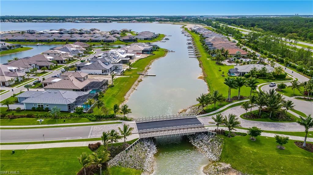 ESPLANADE LAKE CLUB - Residential