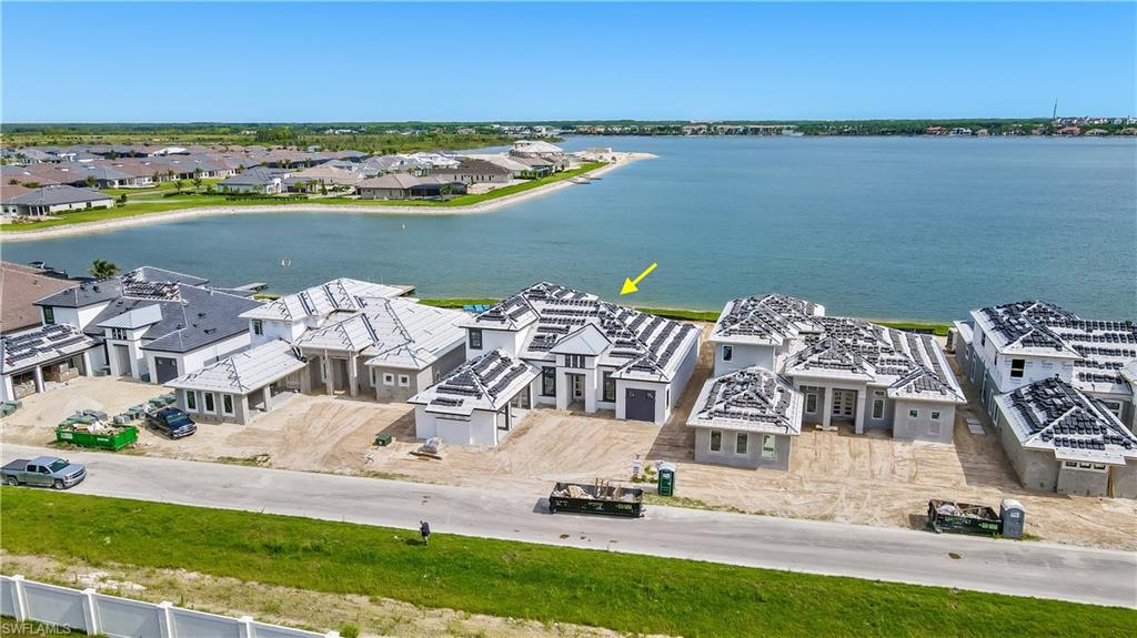 ESPLANADE LAKE CLUB - Residential