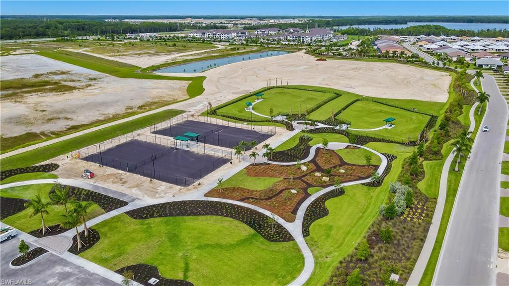 ESPLANADE LAKE CLUB - Residential