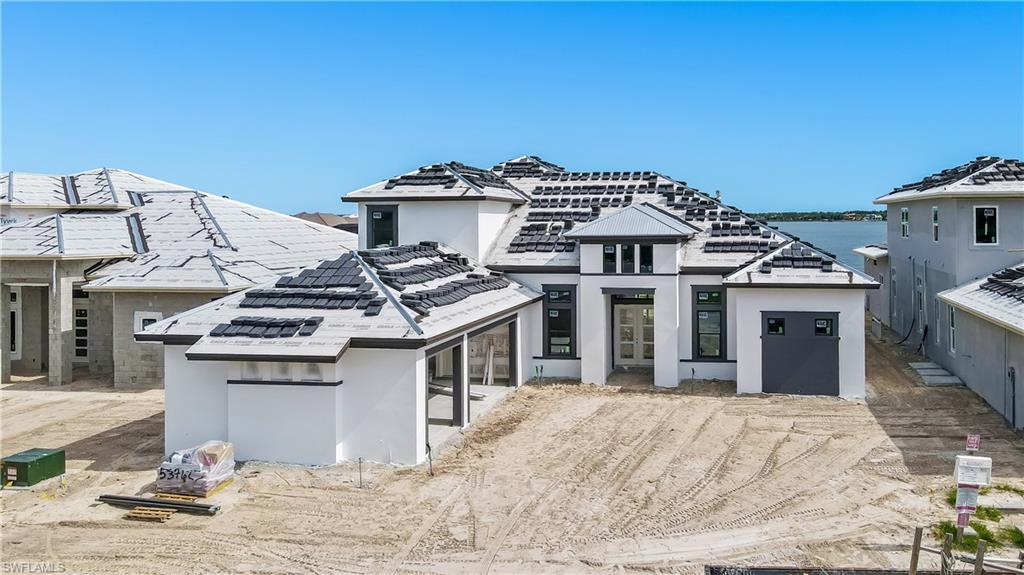 ESPLANADE LAKE CLUB - Residential