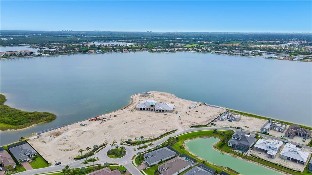 ESPLANADE LAKE CLUB - Residential