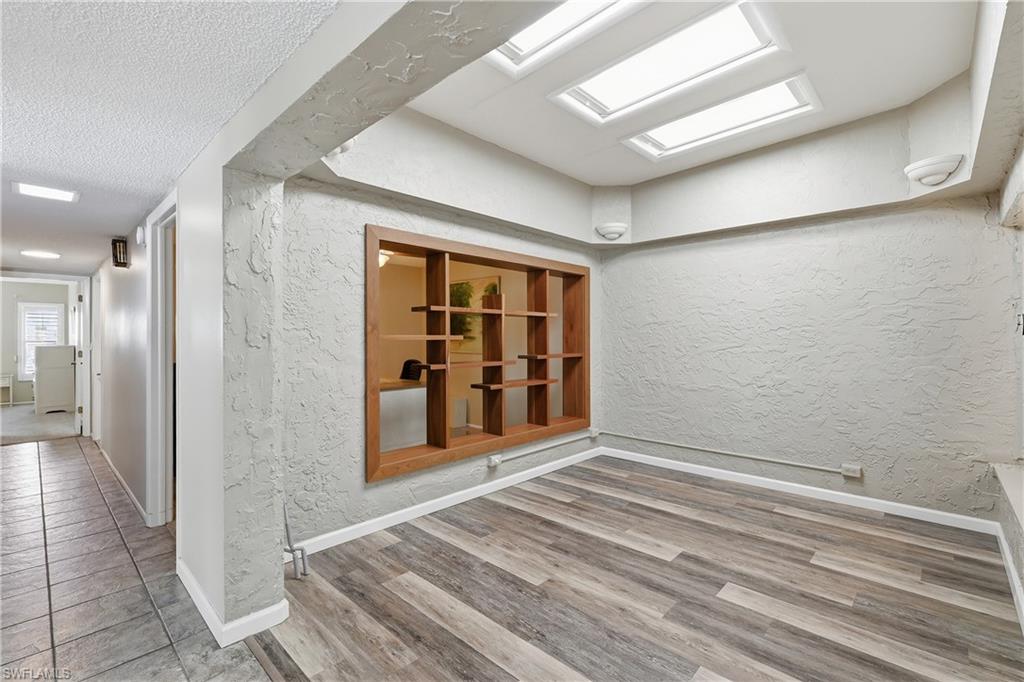 SEVEN LAKES - Residential