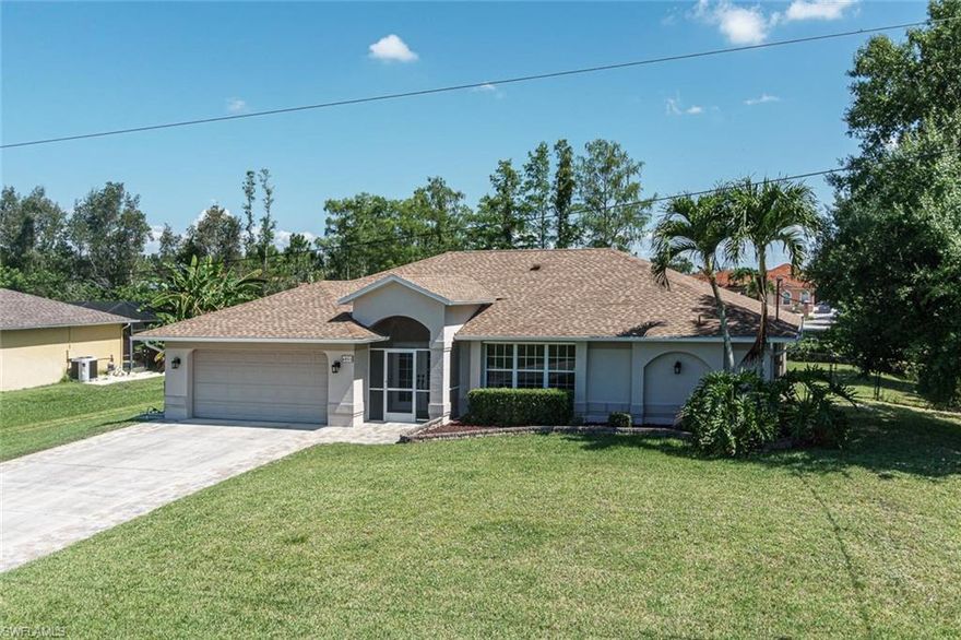 THIS IS A SPECIAL NEIGHBORHOOD OFFERING COUNTRY LIFE LIVING, WITH PEACE AND QUIET, AND AT THE SAME TIME, YOU ARE MINUTES AWAY FROM EVERYTHING FORT MYERS HAS TO OFFER. YOU HAVE 3 BEDROOMS PLUS A DEN AND 2 BATHS LOCATED ON AN OVERSIZED LOT WITH A FENCED BACK YARD AND LOTS OF PRIVACY. THERE IS A NEW ROOF IN 2019 AND NEW A/C IN 2013. THERE'S PLENTY OF ROOM FOR A POOL, WITH A POOL BATH ALREADY IN PLACE. THIS IS A WELL ESTABLISHED NEIGHBORHOOD WITH NO HOA AND LOCATION, LOCATION, LOCATION.