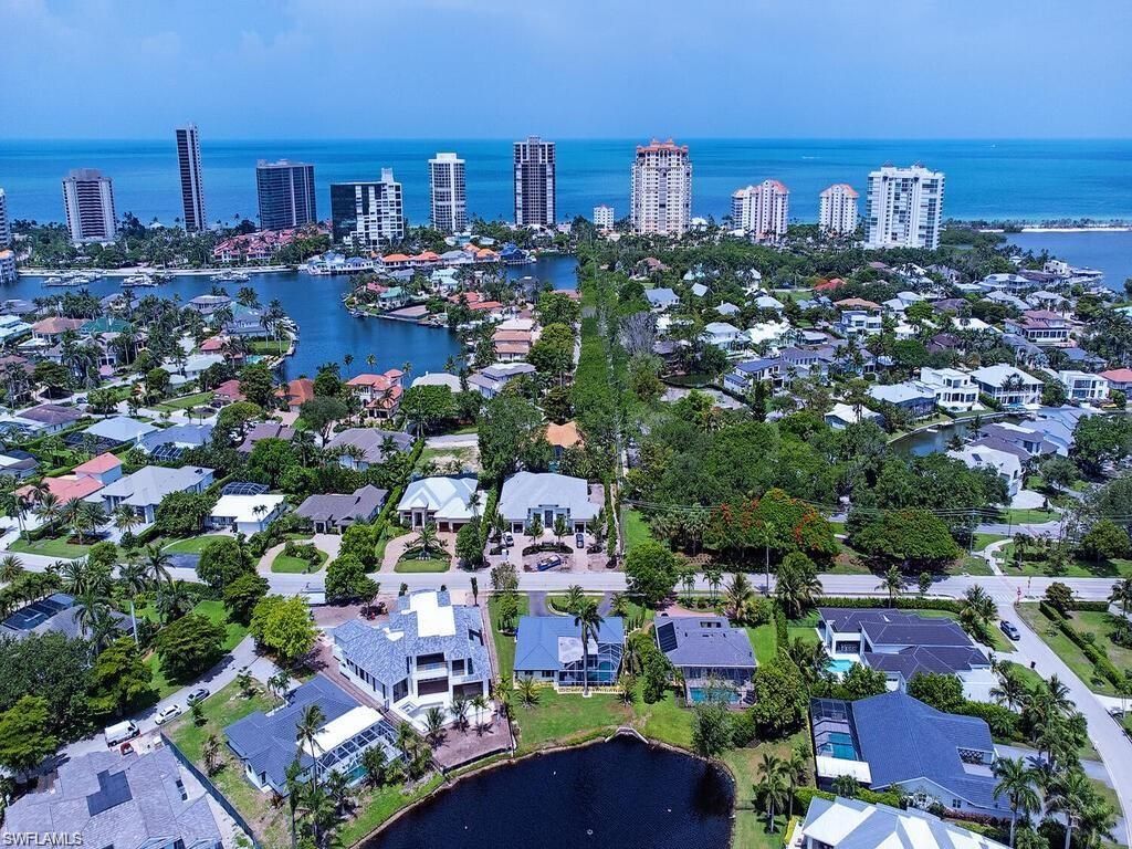 Photo of 4856 Crayton RD, NAPLES, FL 34103 (MLS # 225082520)