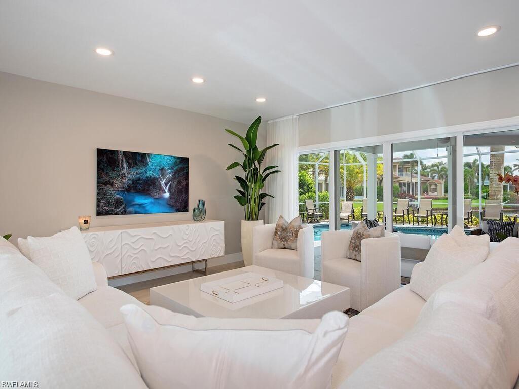 PARK SHORE - Residential