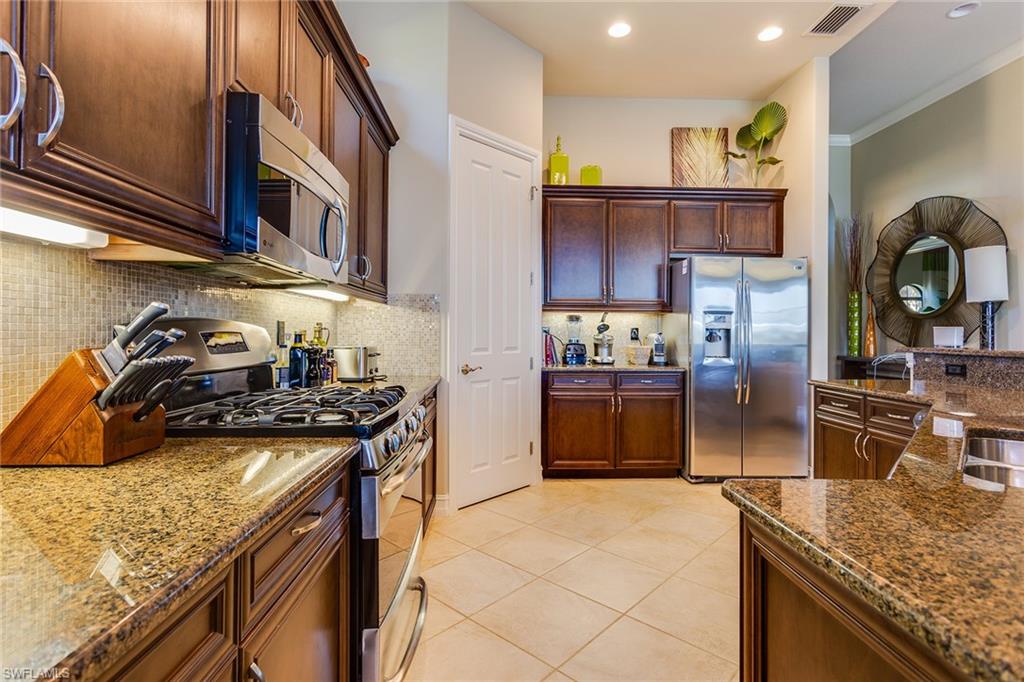 LAKOYA - Residential Lease