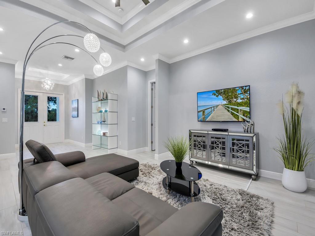 SAN CARLOS ESTATES - Residential