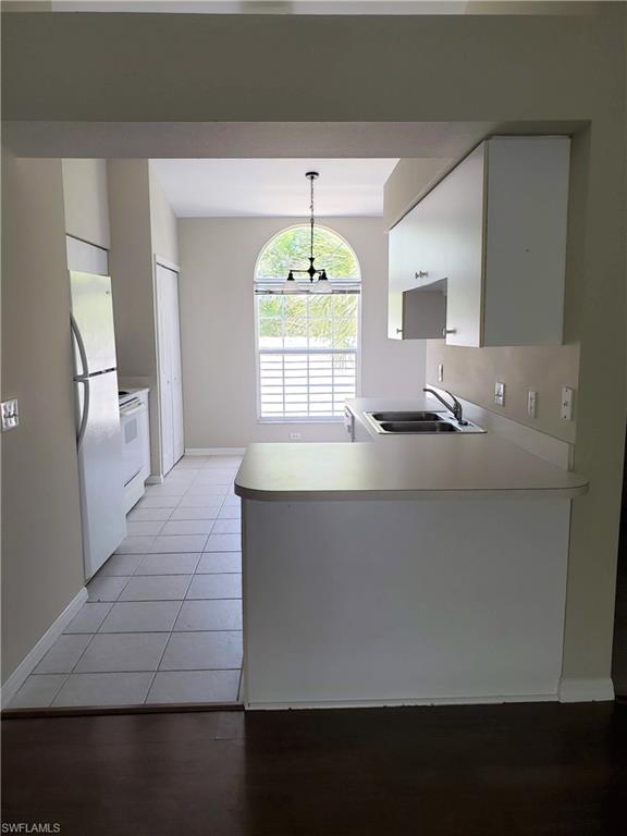 MANORS AT FOUNTAIN LAKES - Residential